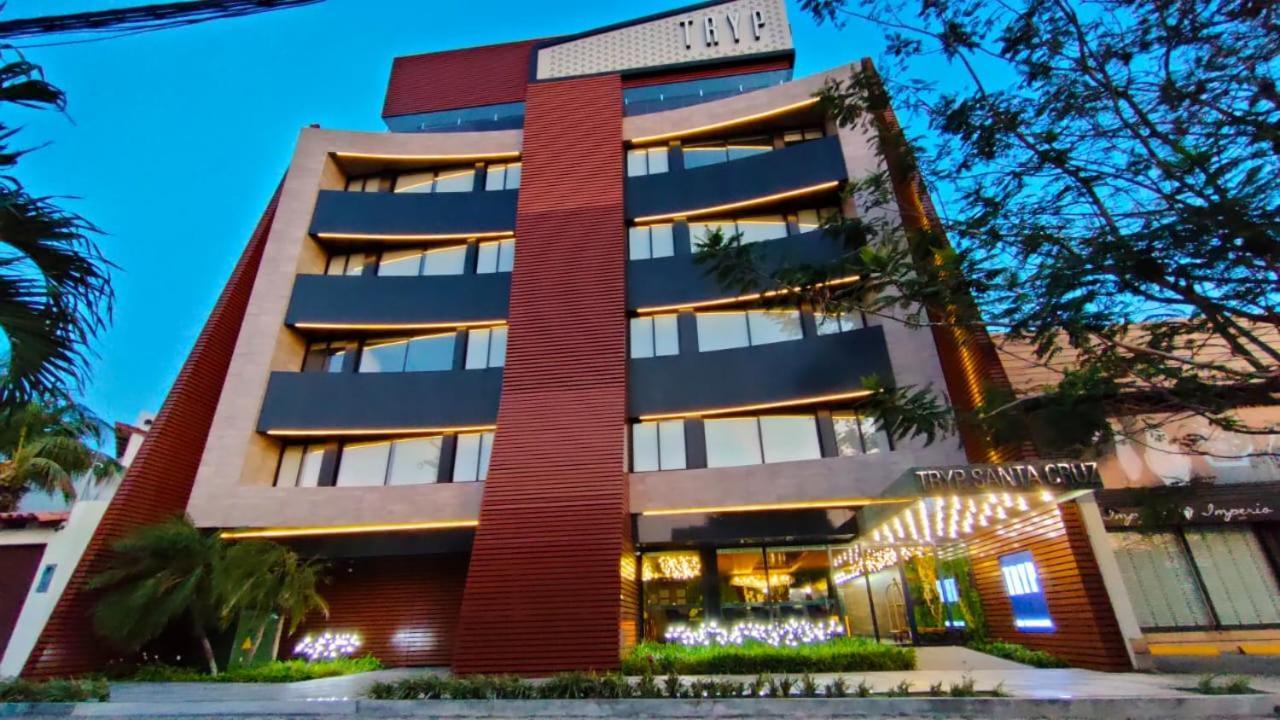 Отель Tryp By Wyndham Santa Cruz Санта-Крус-де-ла-Сьерра Экстерьер фото